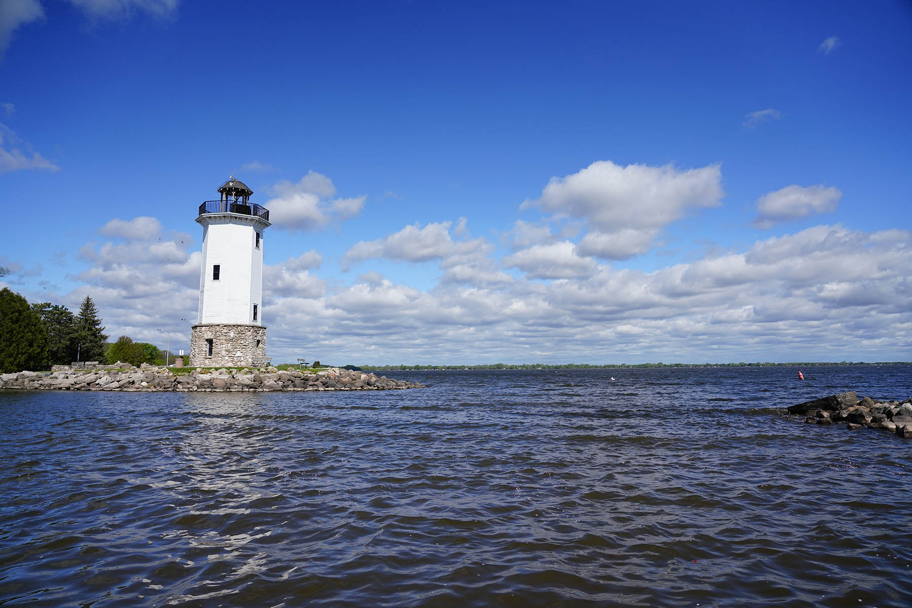 Explore Lake Winnebago - Exploring the Shoreline: A Walk Around Lake Winnebago