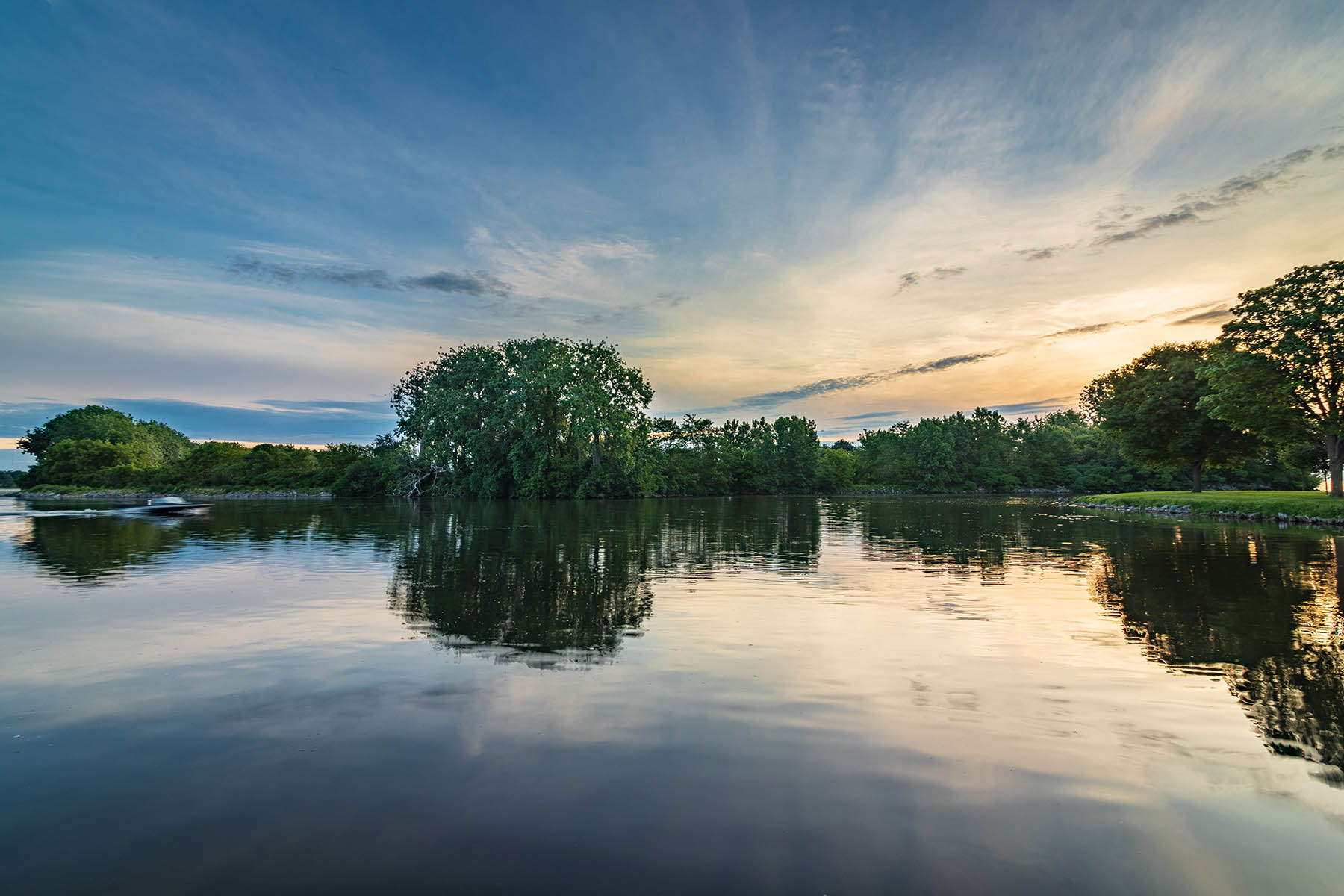 Explore Lake Winnebago - Exploring the Natural Beauty of Lake Winnebago: A Photo Journey